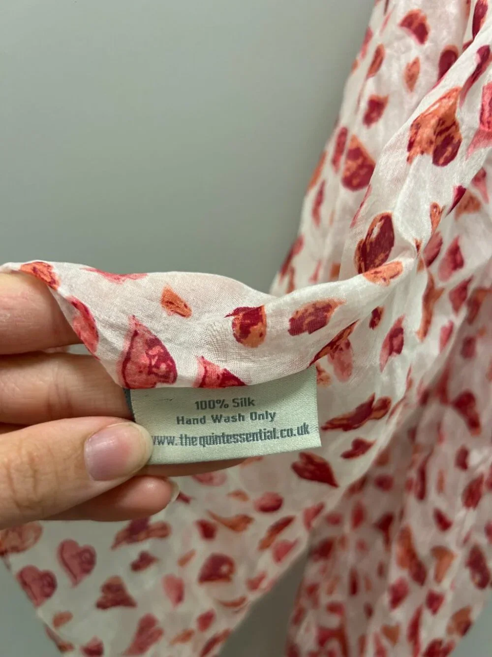 Quintessential 100% Silk Neck Scarf White Red Pink Hearts 62